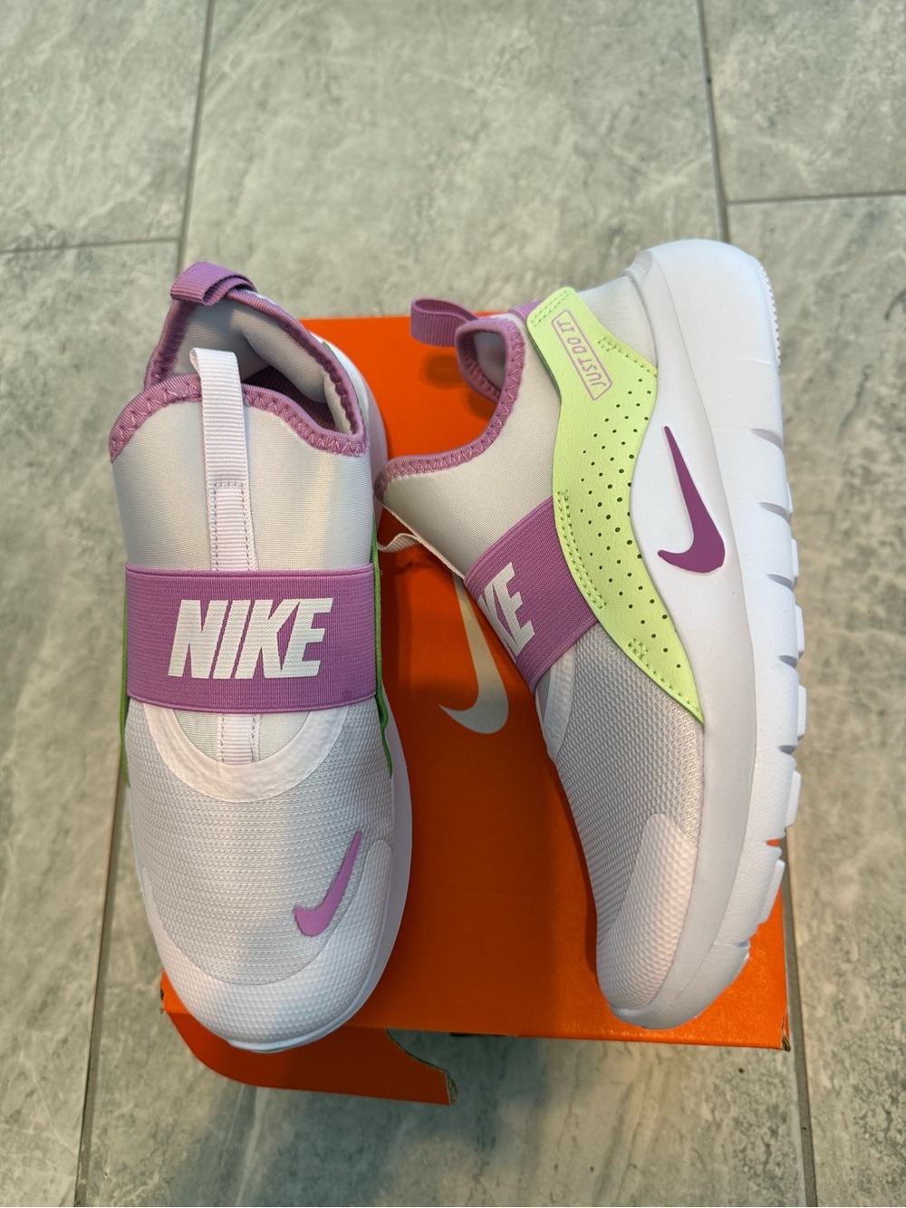 New girls Sz 3 Nike Kids Slip-on shoes